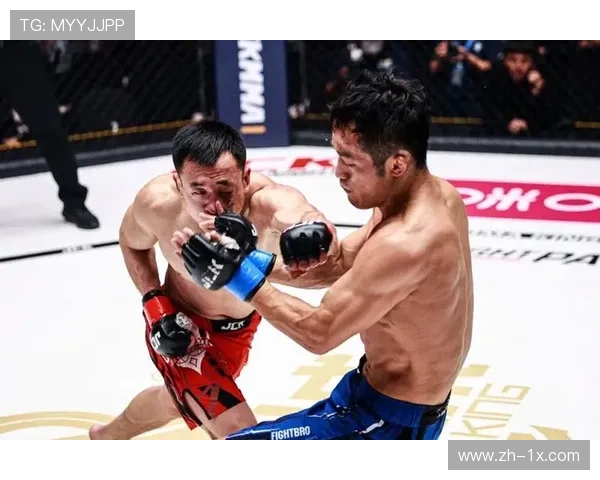 查尔斯·拉德克第三回合裸绞制胜 成功降服对手赢得胜利