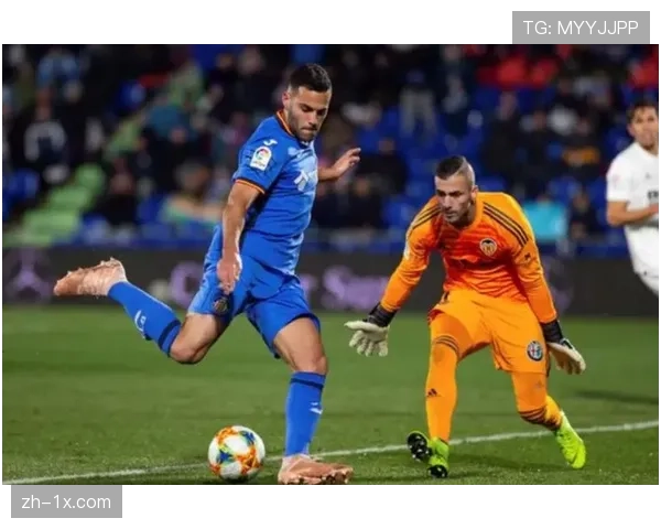 从被动到掌控：深度解析比利亚雷亚尔如何通过调整无球跑动强度扭转对阵赫塔菲的战局